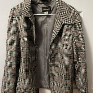 Women’s zip up blazer